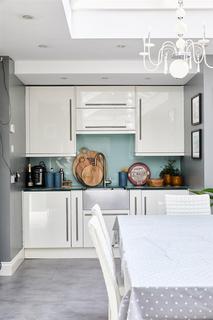 120 Airedale Avenue South, London, W4 2PX
