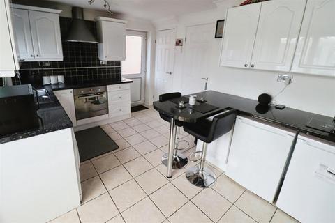 2 bedroom semi-detached house for sale, Marlowe Close, Galley Common, Nuneaton