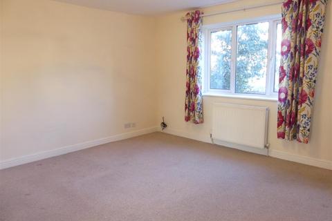 3 bedroom townhouse to rent, Wrenbeck Drive, Otley LS21