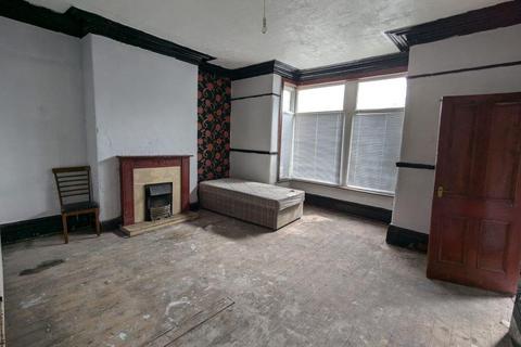 4 bedroom house for sale, Hollingwood Lane, Bradford, BD7 4DB