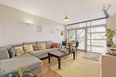 2 bedroom flat for sale, Caesar Court, Bethnal Green