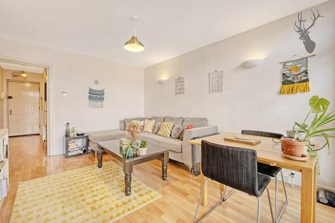 2 bedroom flat for sale, Caesar Court, Bethnal Green