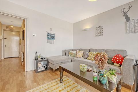 2 bedroom flat for sale, Caesar Court, Bethnal Green