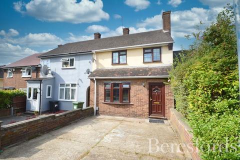 3 bedroom terraced house for sale, Daventry Road, Romford, RM3