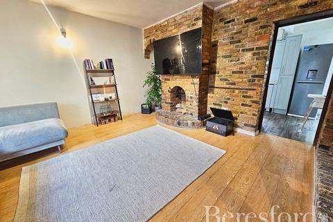 95 Daventry Road, Romford, RM3 7RA