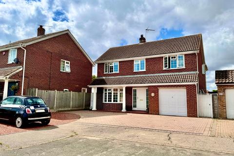 4 bedroom detached house for sale, Ashes Close, Walton on the Naze, CO14