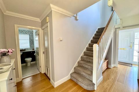25 Ashes Close, Walton On The Naze, CO14 8TZ