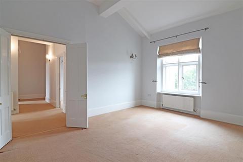 2 bedroom flat for sale, Royal Earlswood Park, Redhill