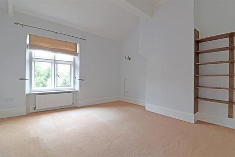 2 bedroom flat for sale, Royal Earlswood Park, Redhill