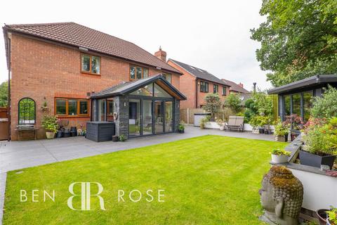 11 Dunham Drive, Whittle Le Woods, Chorley, PR6 7DN