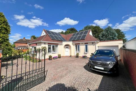 4 bedroom detached bungalow for sale, Highmore Street, Hereford HR4