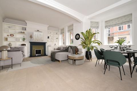 3 bedroom apartment for sale, Cheyne Court, SW3