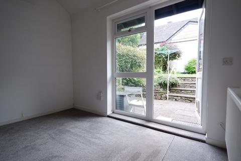 2 bedroom ground floor flat for sale, 1A Old Farm Mews, Dinas Powys, V Of G. CF64 4AZ