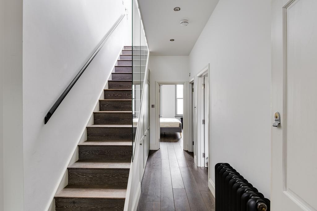 Flat 3, 42 Hoxton Square, London N1 6 PB-12