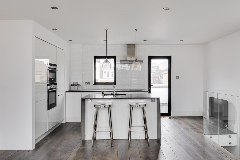 Flat 3, 42 Hoxton Square, London N1 6 PB-14