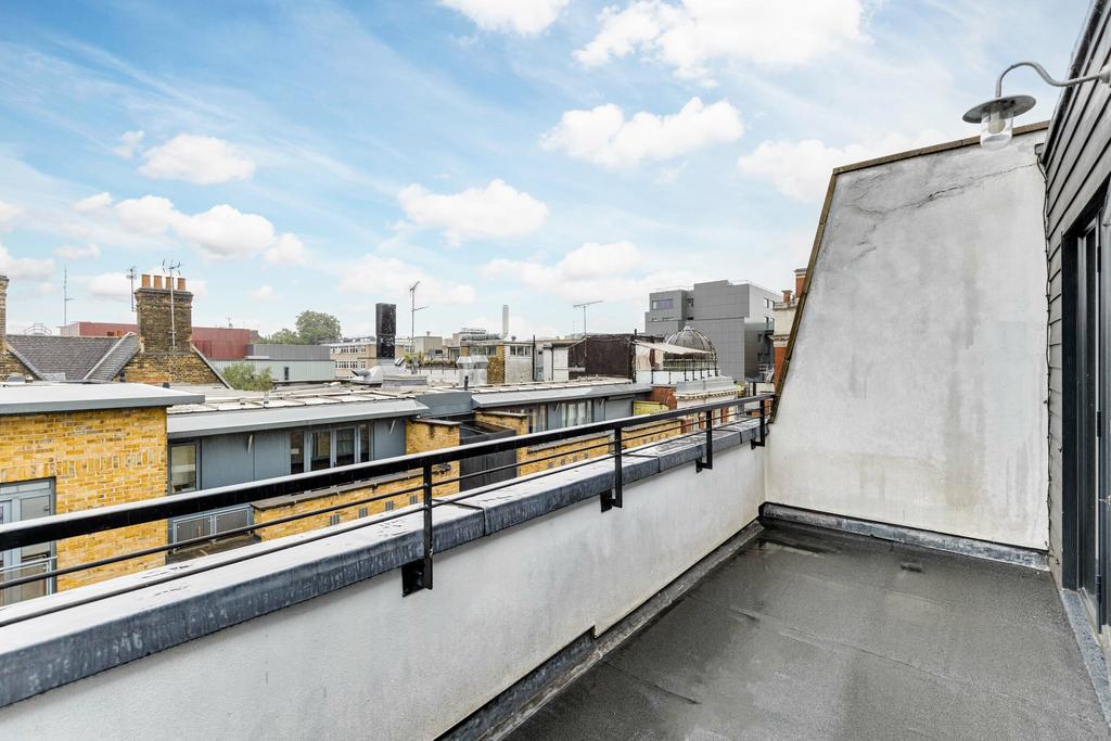 Flat 3, 42 Hoxton Square, London N1 6 PB-23
