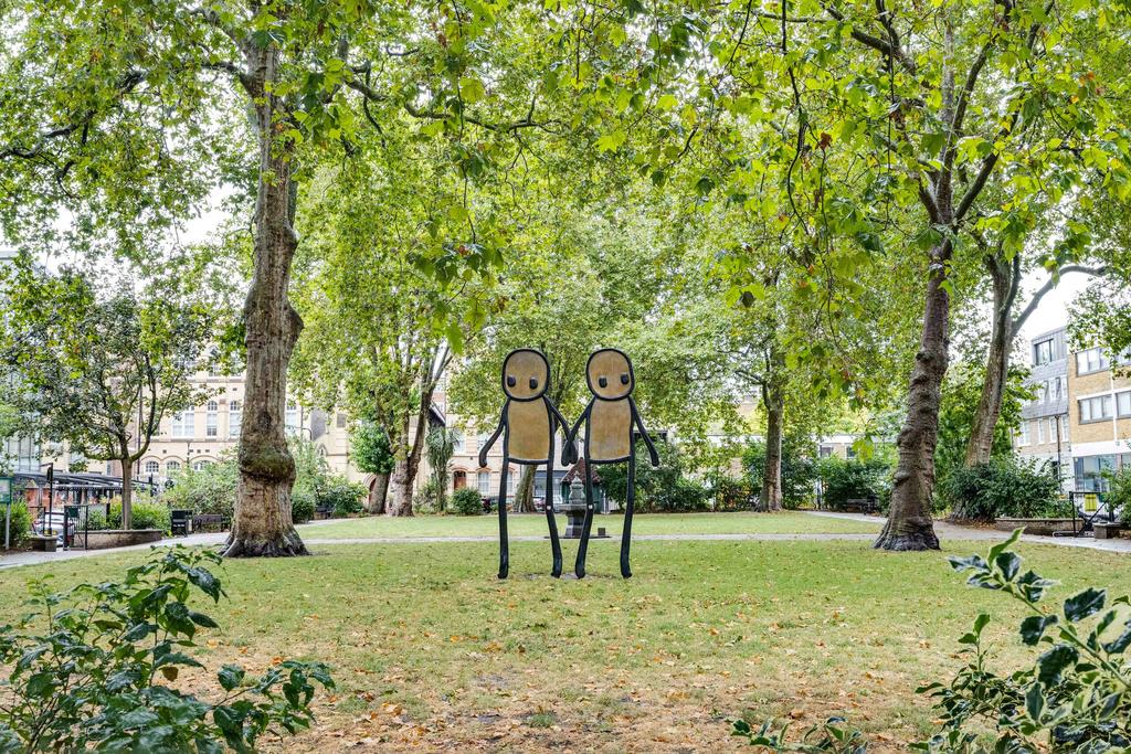Flat 3, 42 Hoxton Square, London N1 6 PB-25