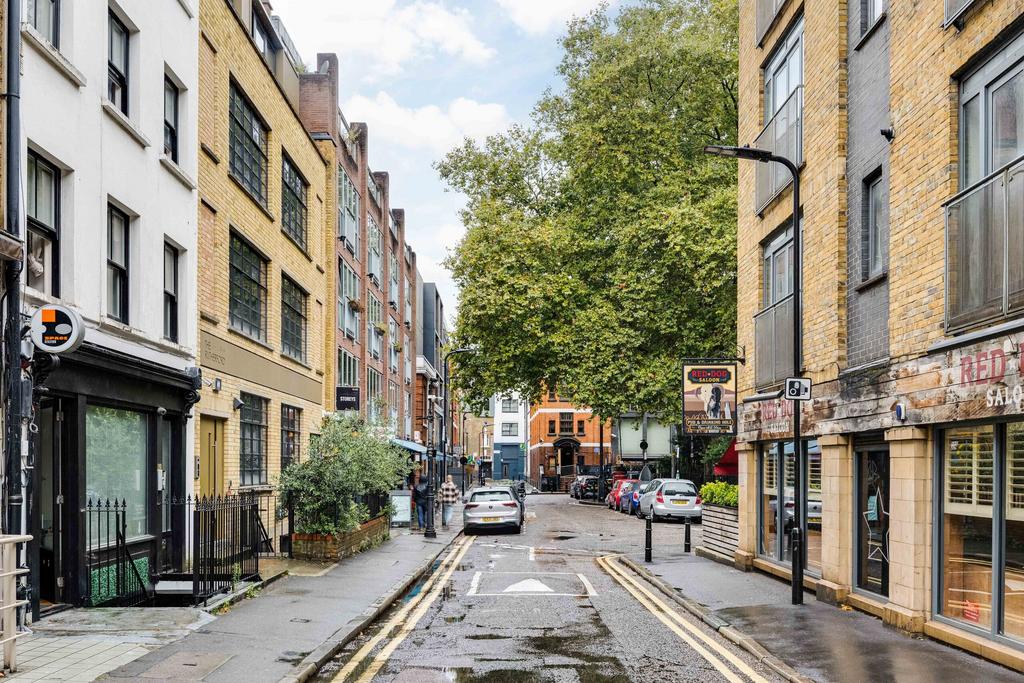 Flat 3, 42 Hoxton Square, London N1 6 PB-28