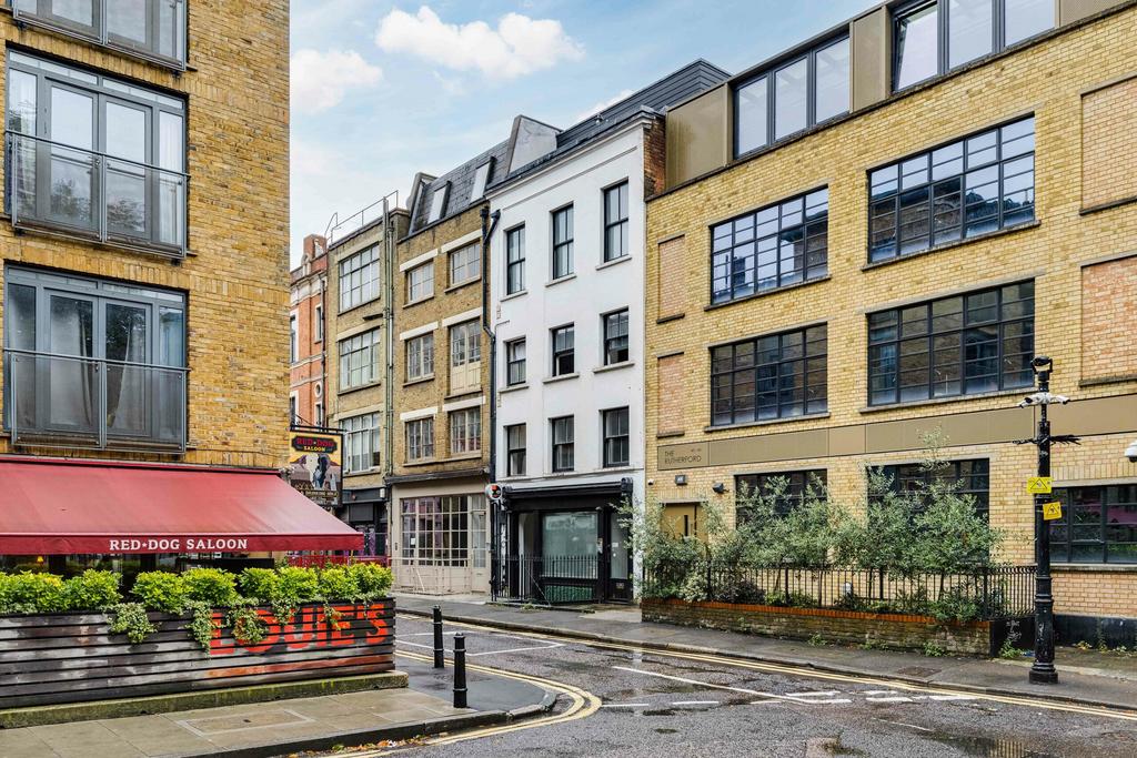 Flat 3, 42 Hoxton Square, London N1 6 PB-26