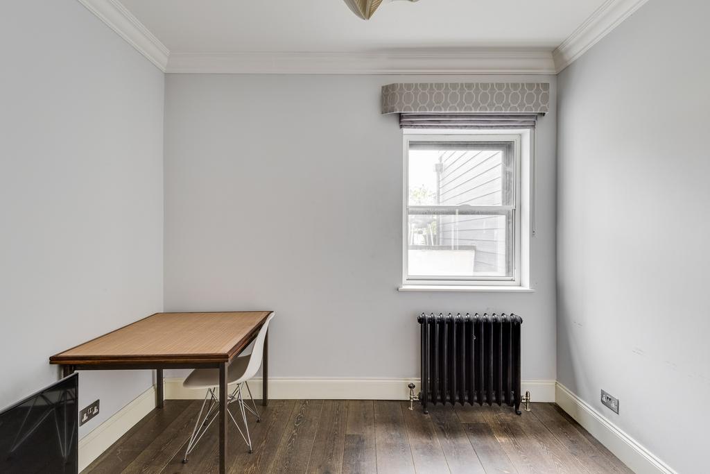 Flat 3, 42 Hoxton Square, London N1 6 PB-02