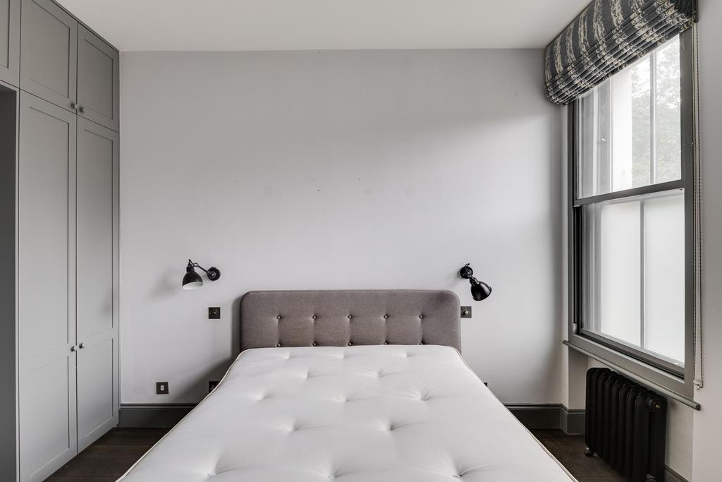 Flat 3, 42 Hoxton Square, London N1 6 PB-07