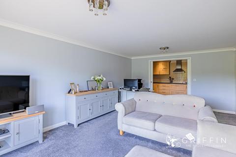 2 bedroom flat for sale, Cornsland Close, Upminster