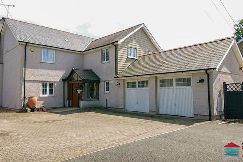 4 bedroom detached house for sale, Chwilog, Pwllheli LL53