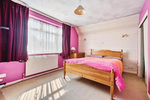 8 Clivedale Road, Woodley, Reading, RG5 3RD