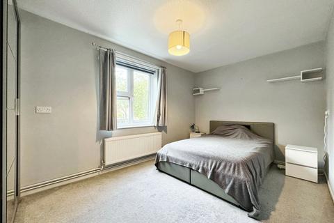 1 bedroom maisonette for sale, Dowding Court, Berkshire RG45