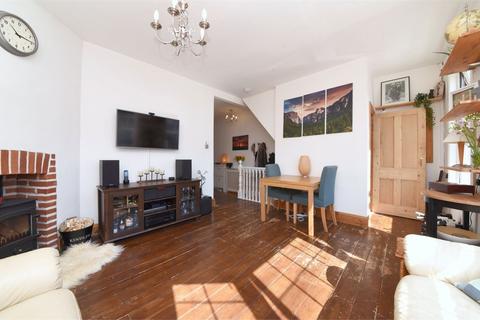 2 bedroom flat to rent, Grange Avenue, LONDON, N12