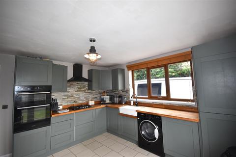 2 bedroom detached house for sale, High Street, Hook, Goole