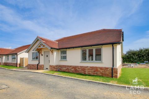 3 bedroom detached bungalow for sale, Madeleine Gardens, Great Holland CO13