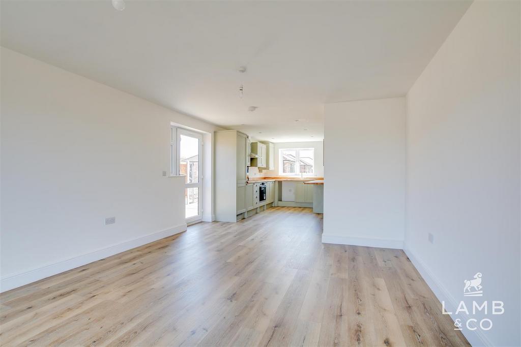 Open plan living/kitchen