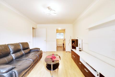 25 Dale Close, South Ockendon, RM15 5DR