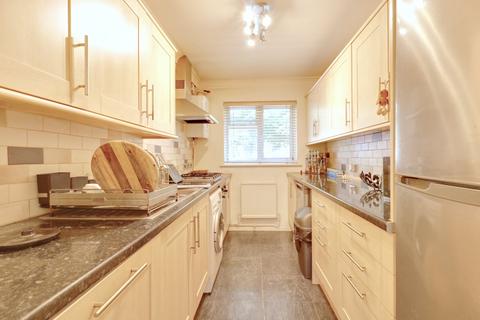 25 Dale Close, South Ockendon, RM15 5DR