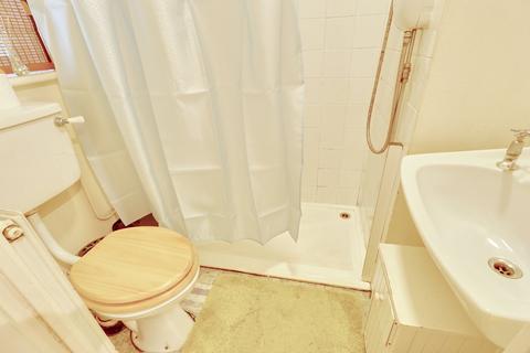 25 Dale Close, South Ockendon, RM15 5DR