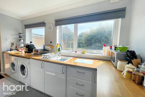 3 bedroom semi-detached house for sale, Cherryholt Avenue, March