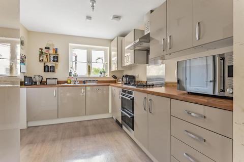 17 Guild Close, Witney, OX28 5DL