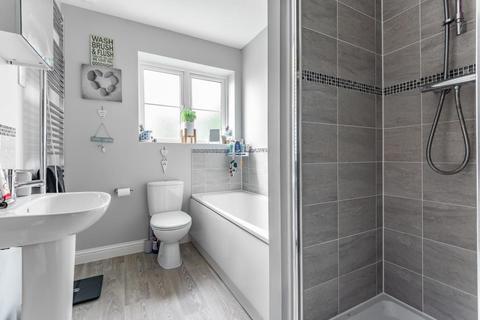17 Guild Close, Witney, OX28 5DL