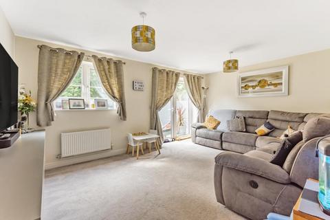 17 Guild Close, Witney, OX28 5DL