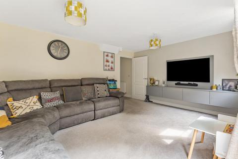 17 Guild Close, Witney, OX28 5DL