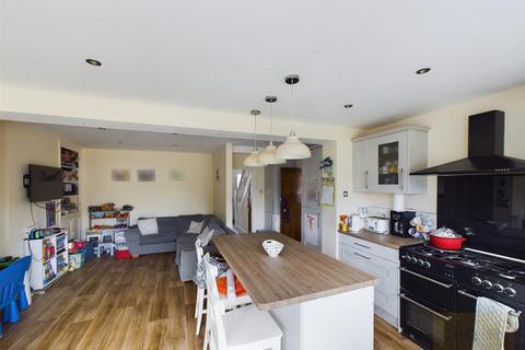 3 bedroom semi-detached house for sale, Cheltenham Road East, Gloucester