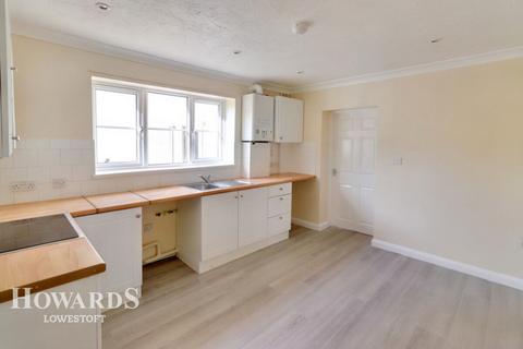 3 bedroom semi-detached house for sale, St Peters Street, Lowestoft