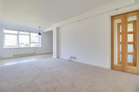 2 bedroom flat for sale, Crescent Road, Leigh-on-Sea SS9