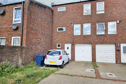 6 bedroom terraced house to rent, Overbrook Walk, Edgware HA8