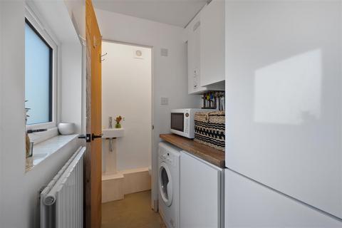 2 bedroom end of terrace house for sale, Albert Cottages, Windsor