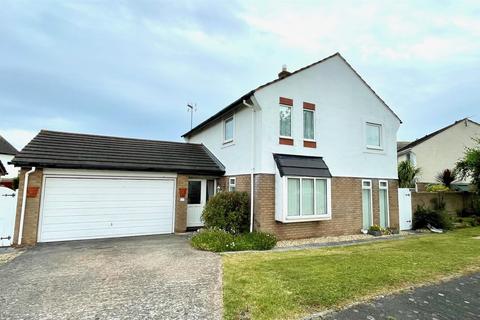 4 bedroom detached house for sale, Liddell Drive, Llandudno