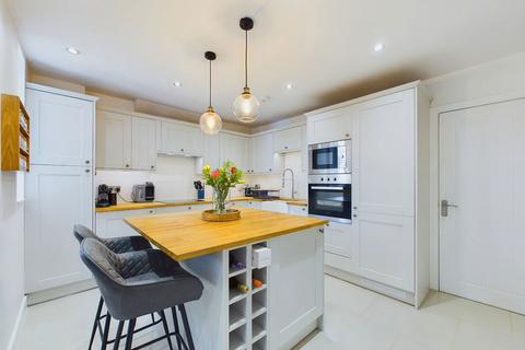 43 Crawley Road, Horsham, RH12 4DS