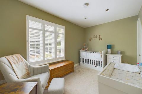 43 Crawley Road, Horsham, RH12 4DS