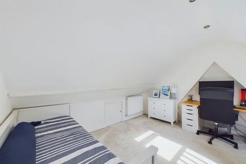 43 Crawley Road, Horsham, RH12 4DS